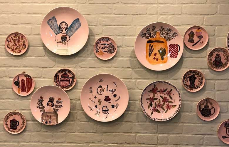 pratos artesanais na decoração