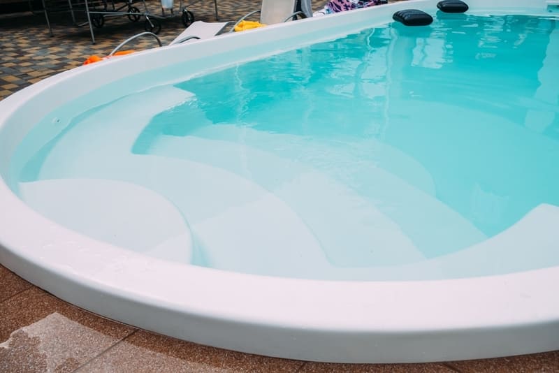 instalação de piscina de fibra