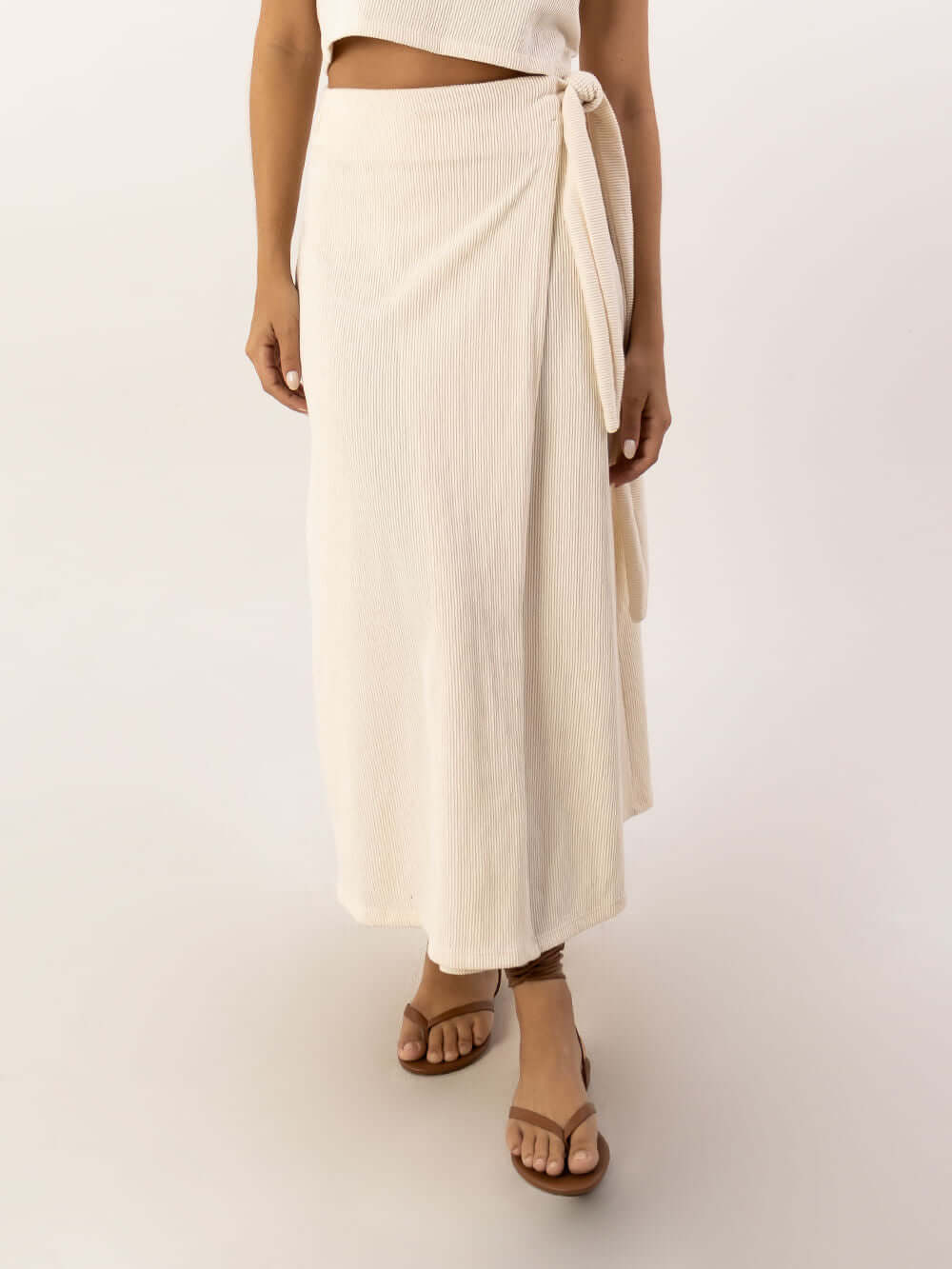 saia envelope midi jeans