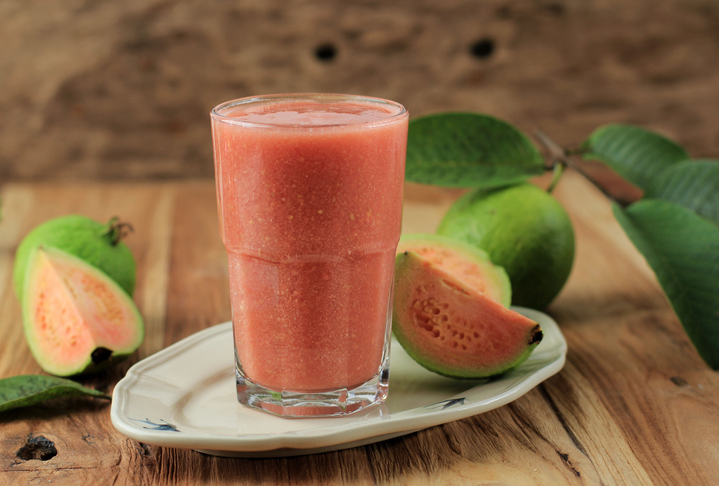 como fazer suco de goiaba