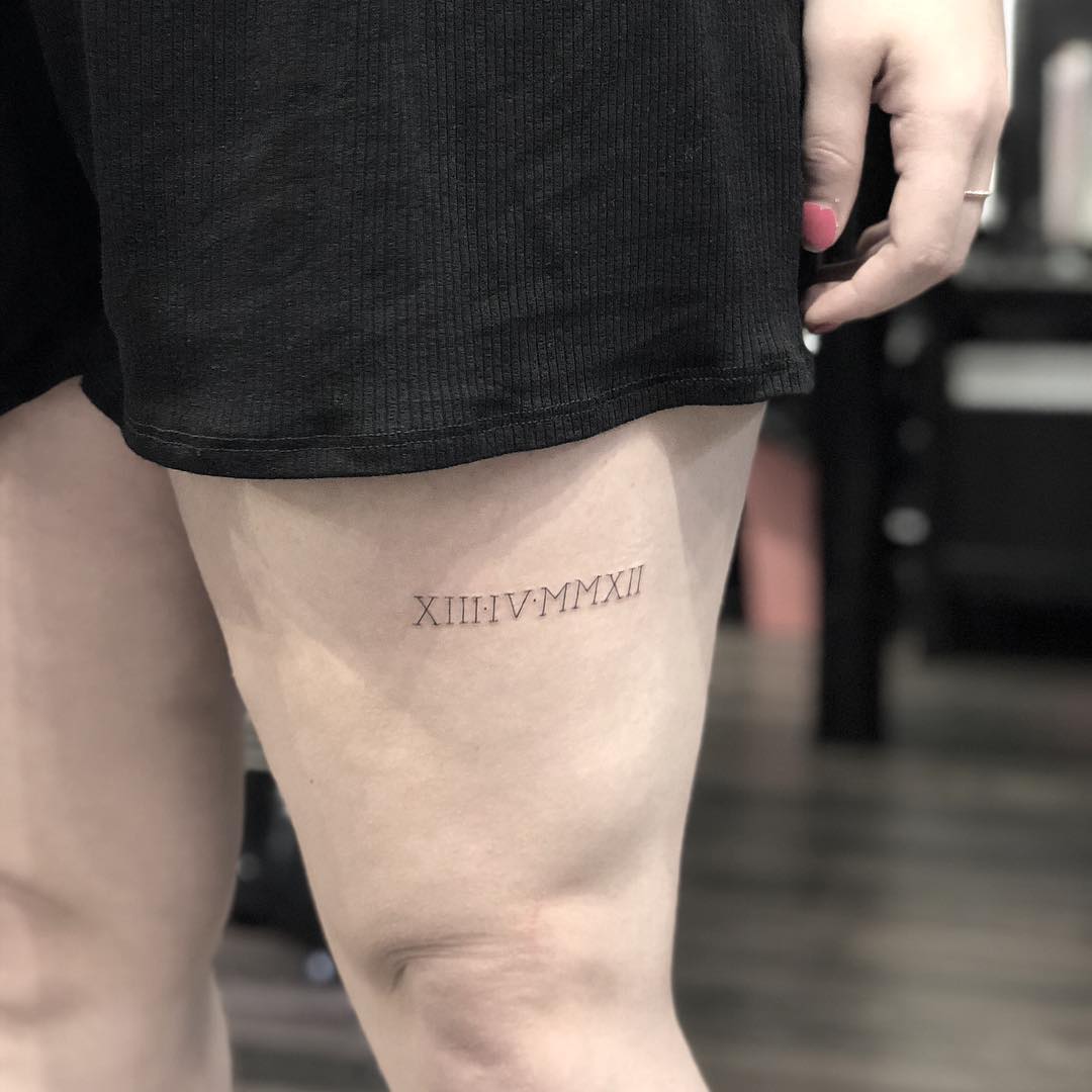 dor tatuagem coxa masculina