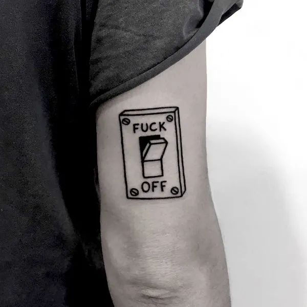 tatuagem braço masculina simples