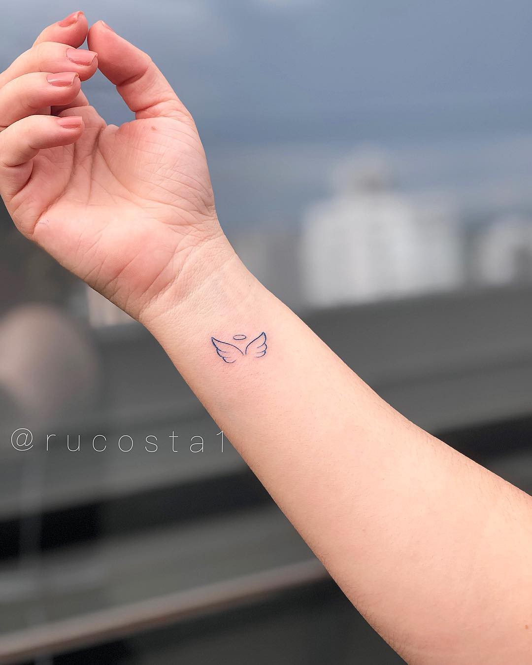 tatuagem de lua pequena