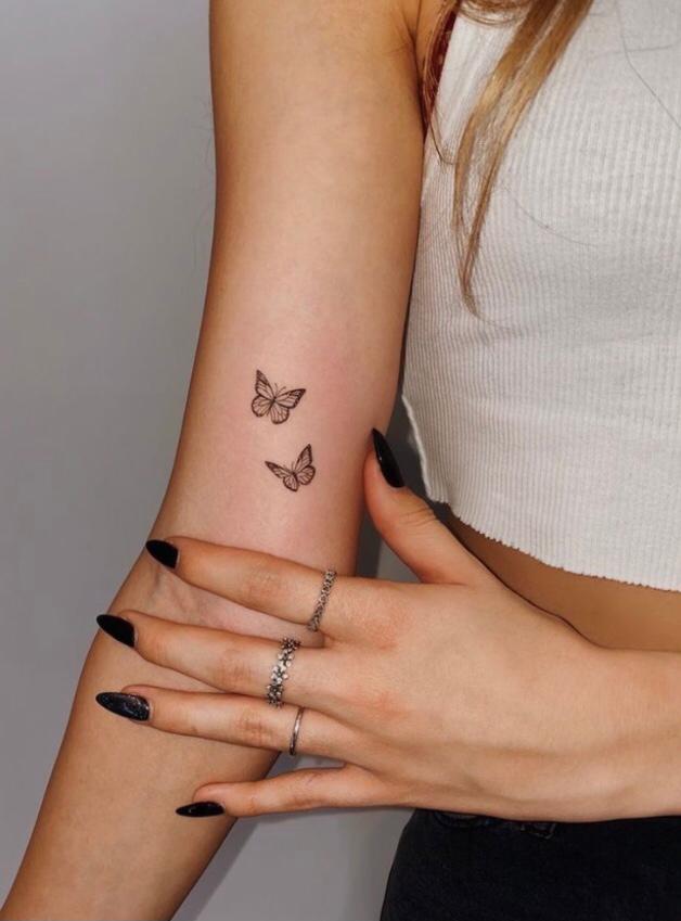 tatuagem de flor pequena