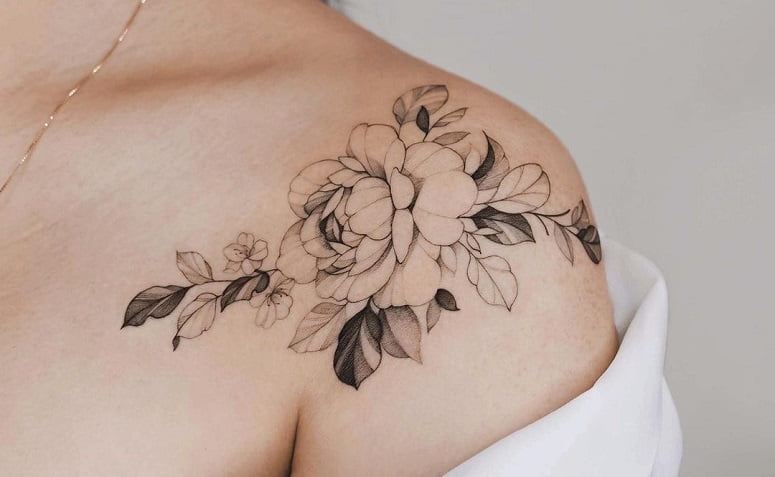 tatuagem clavícula