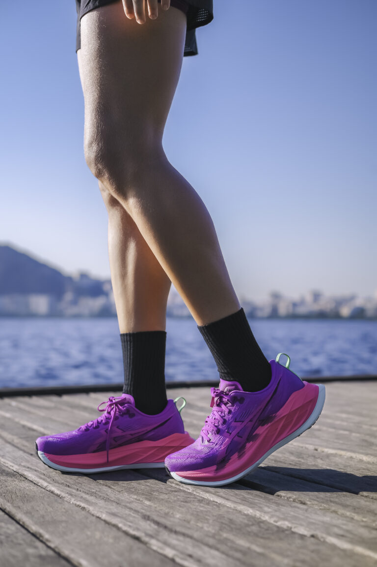 tenis asics feminino estiloso