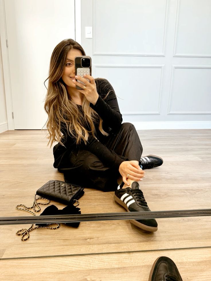 looks com tênis preto