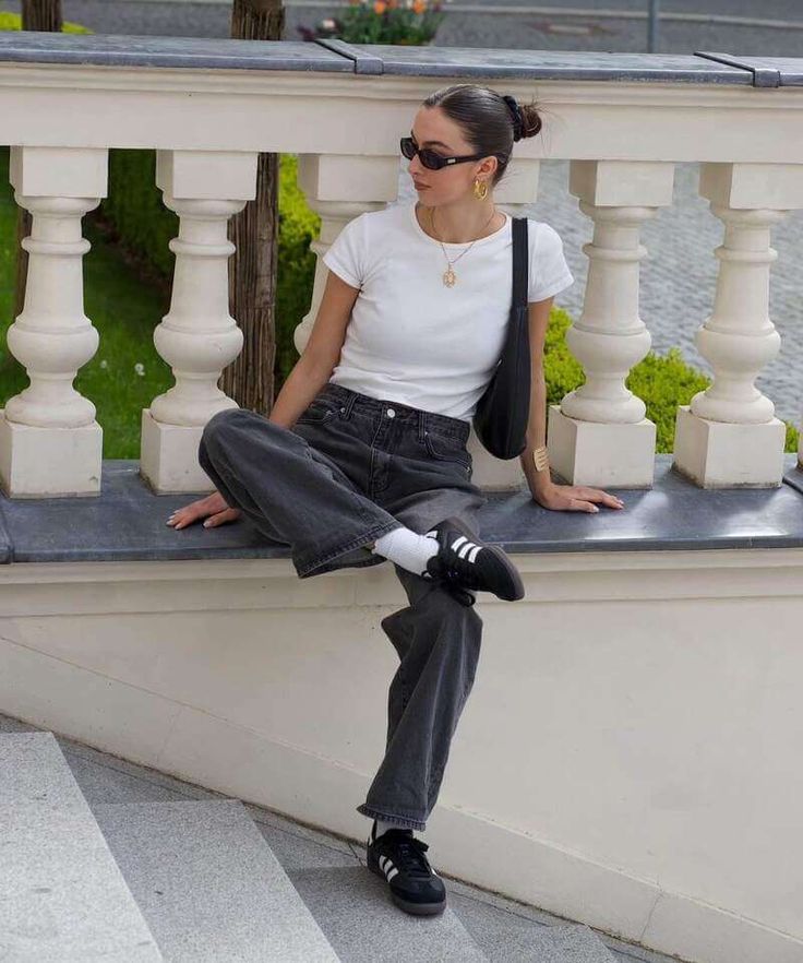 streetwear com tênis clássico