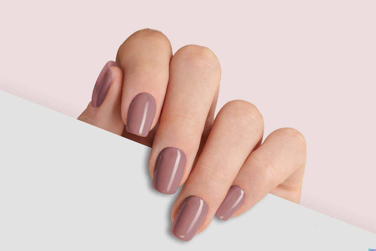Unhas de gel com flores
