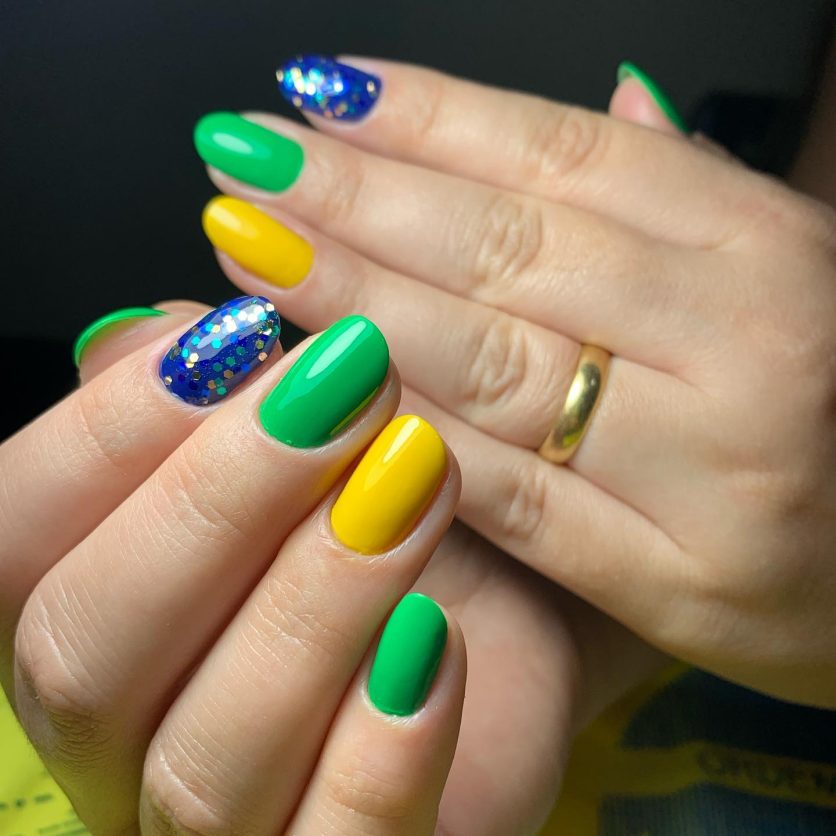 unha filha única verde e amarelo
