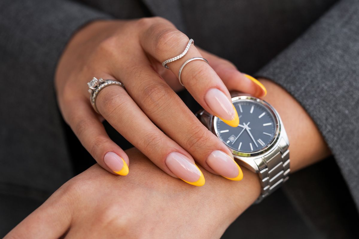Gel nail art