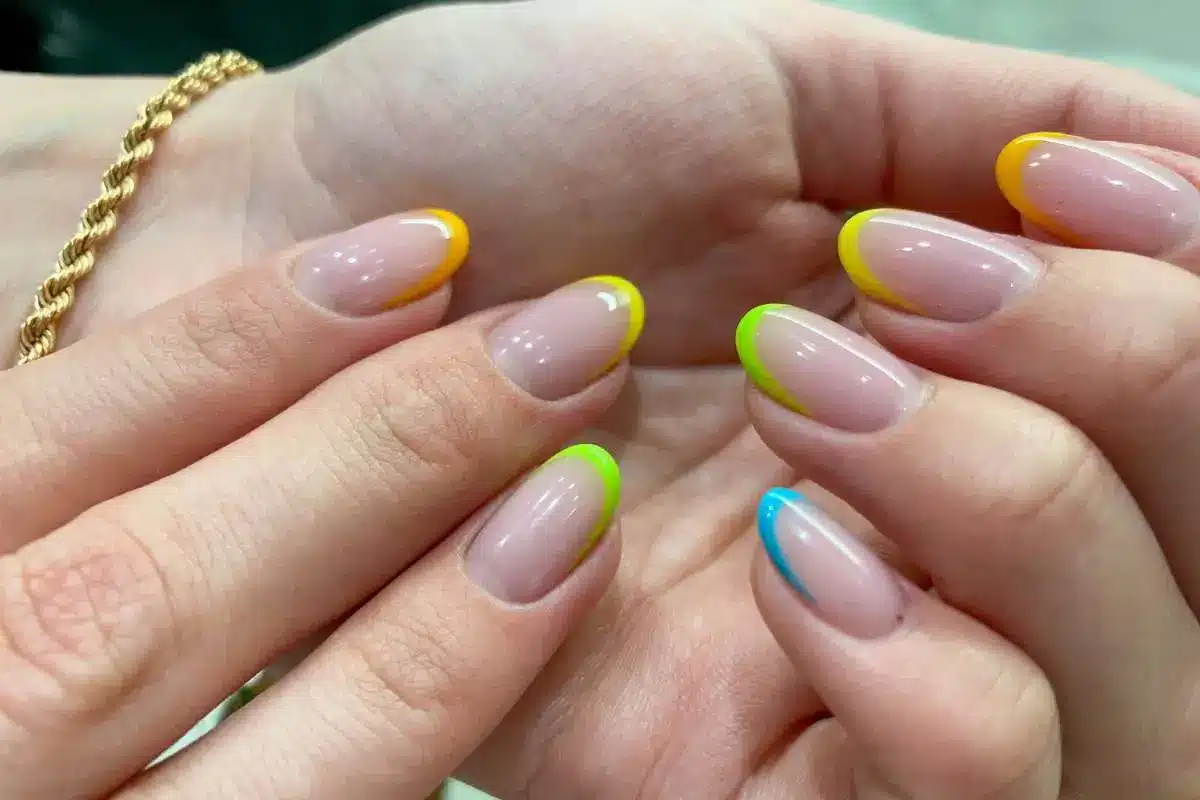 Gel nail art