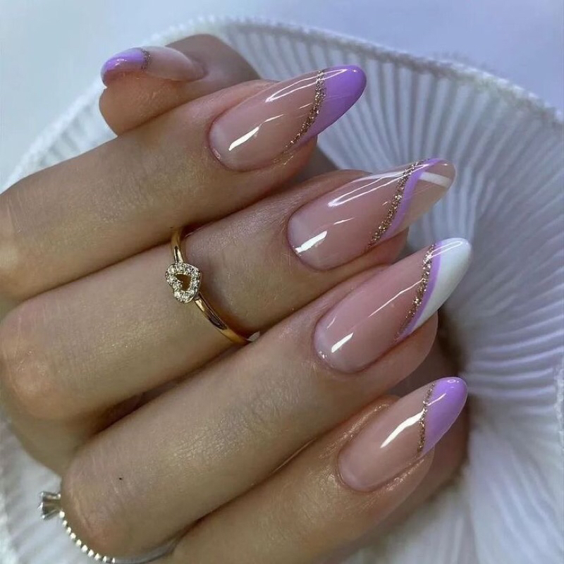 unhas decoradas roxas e glitter