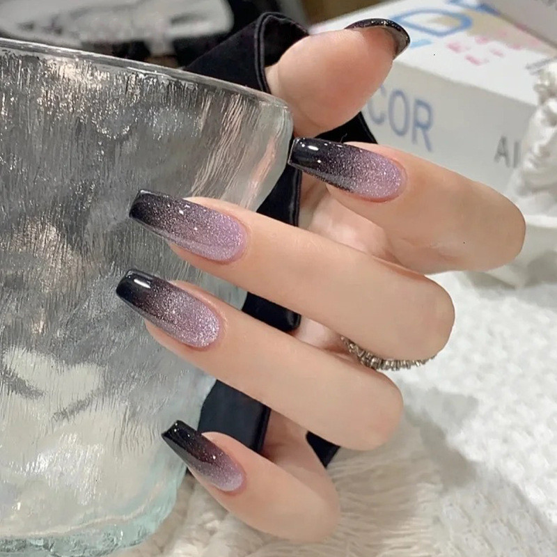 unha roxa com glitter 3D