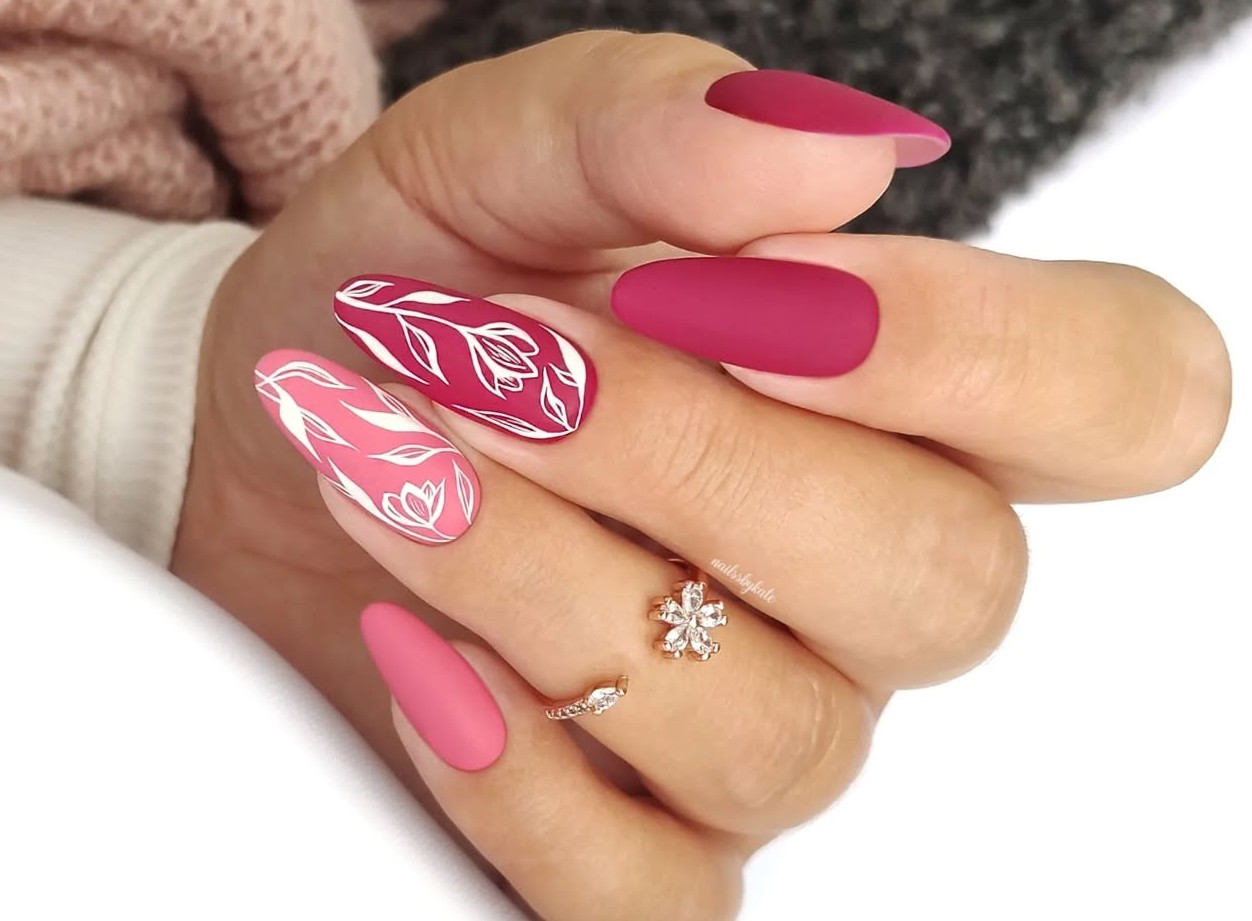 unhas amendoadas postiças