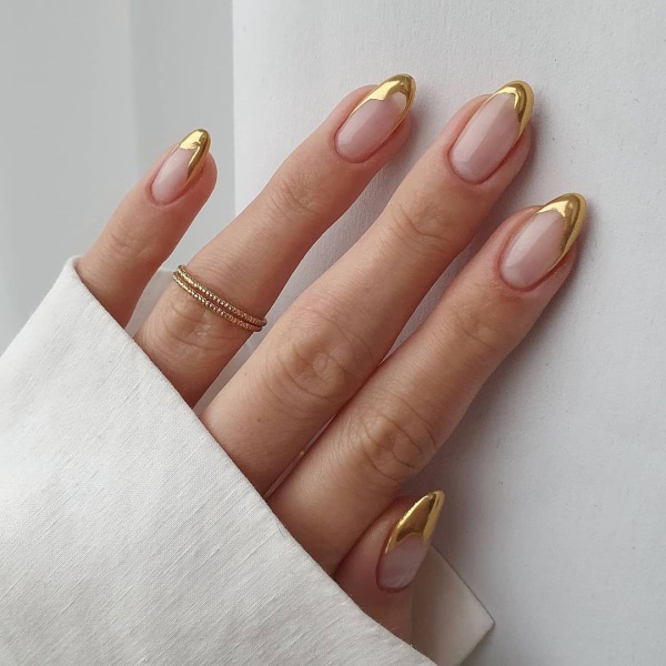 unhas amendoadas vermelhas