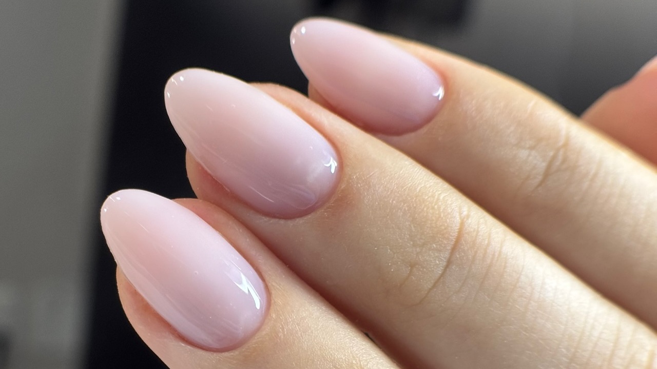 unhas amendoadas postiças