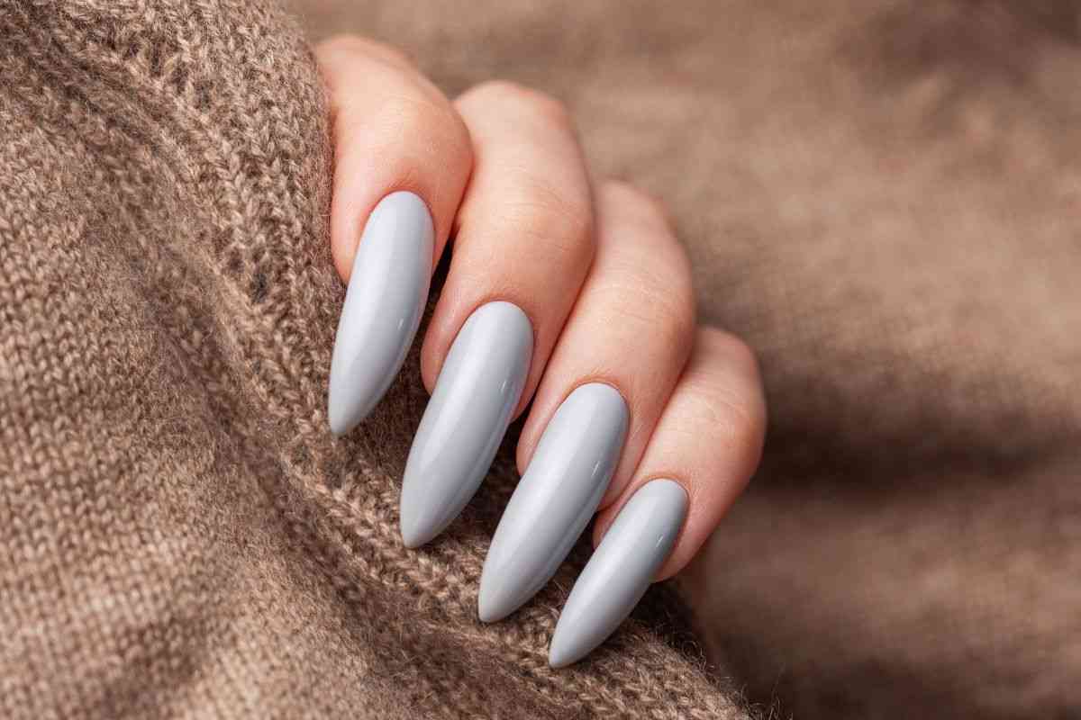 unhas amendoadas elegantes