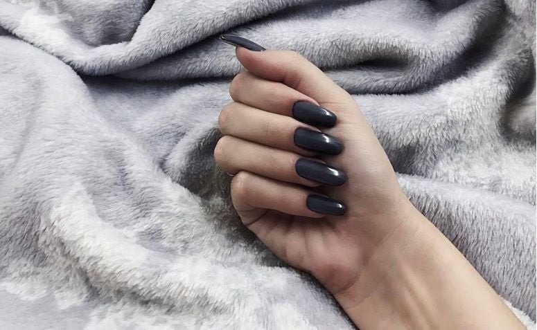 unhas amendoadas elegantes