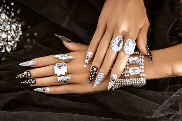 unhas decoradas chiques