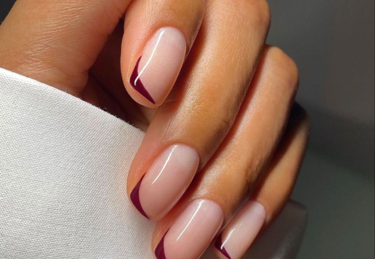 unhas curtas marrom