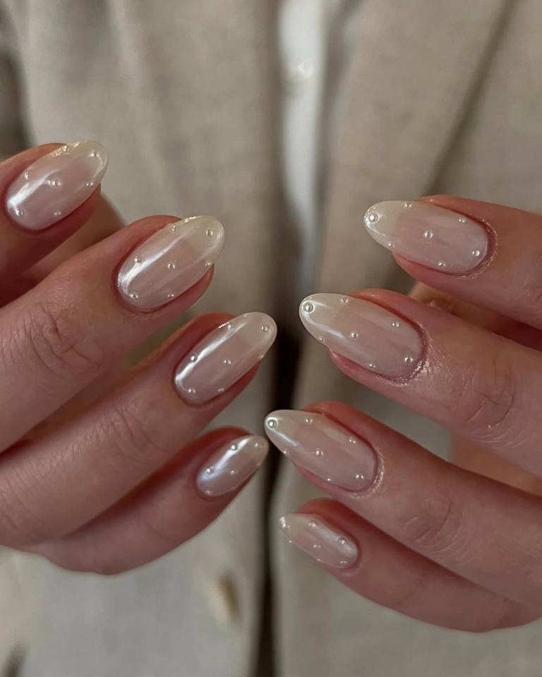 unhas amendoadas