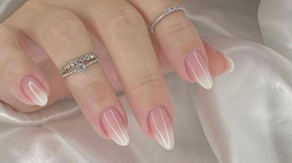 gel leitoso milky nails