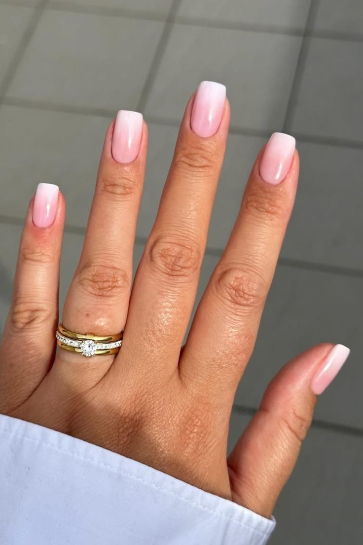 unhas gel curtas francesinha