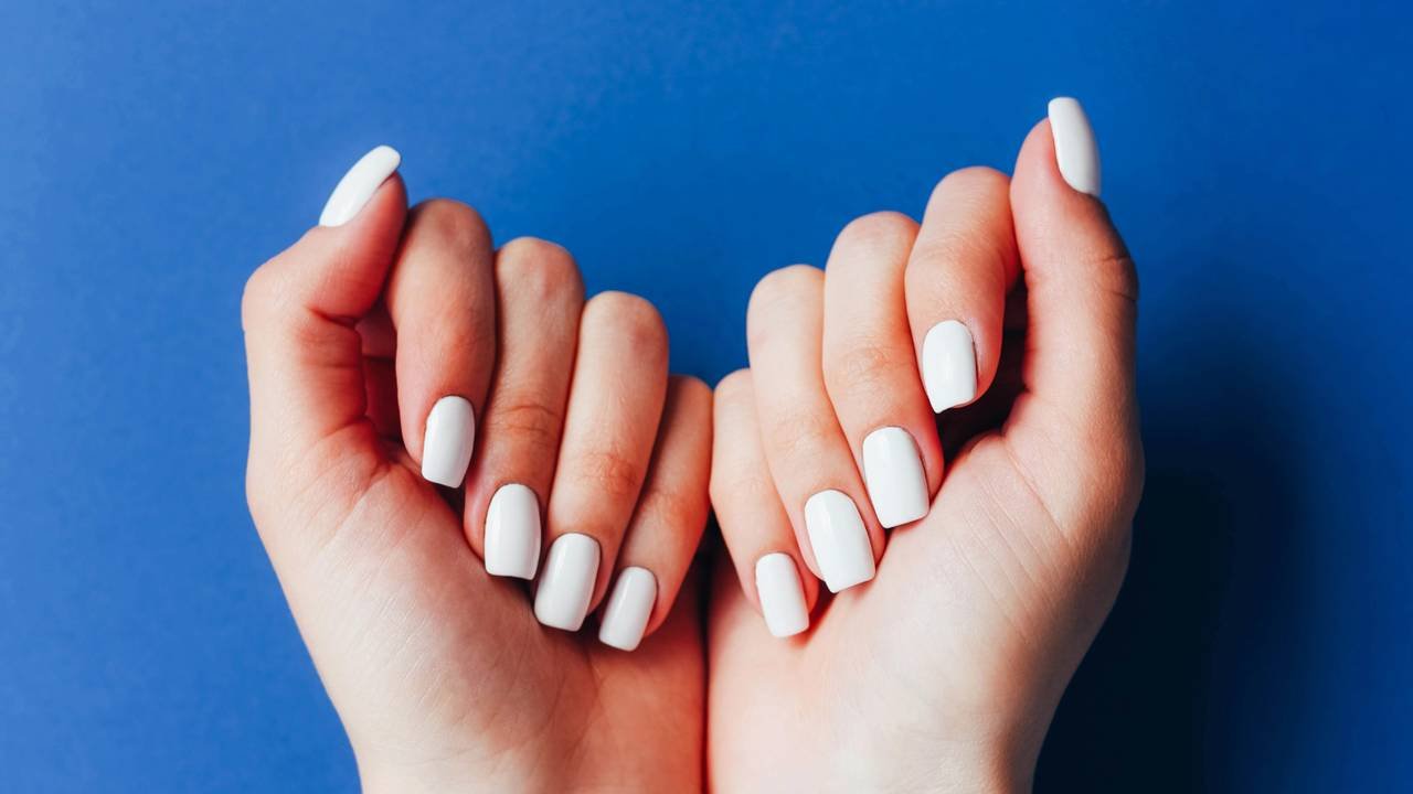 unhas redondas curtas
