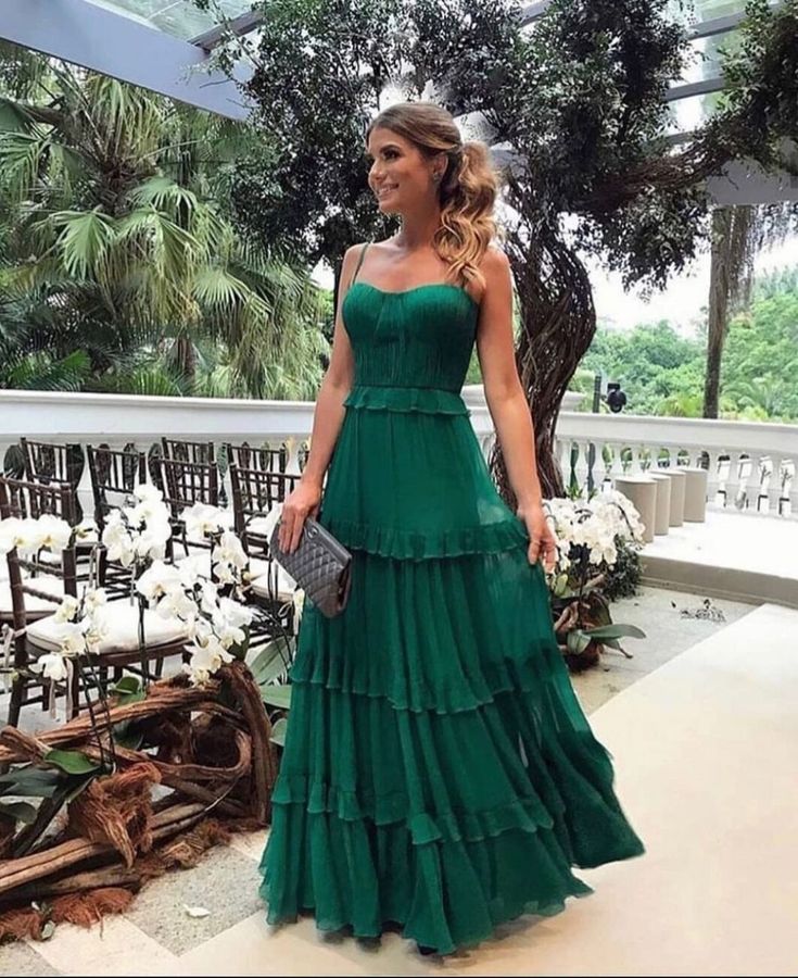 vestido midi para casamento